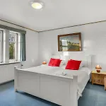 11 Bedroom Cozy In Gørding