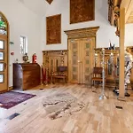 11 Bedroom Cozy In Gørding