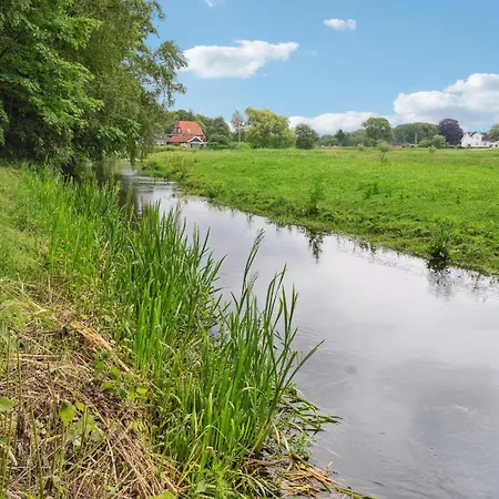 Prázdninový dům 11 Bedroom Cozy In *