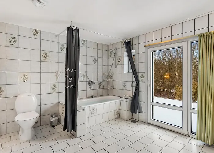 11 Bedroom Cozy In Σπίτι διακοπών Gørding