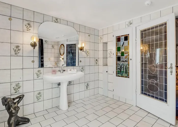 11 Bedroom Cozy In Gørding