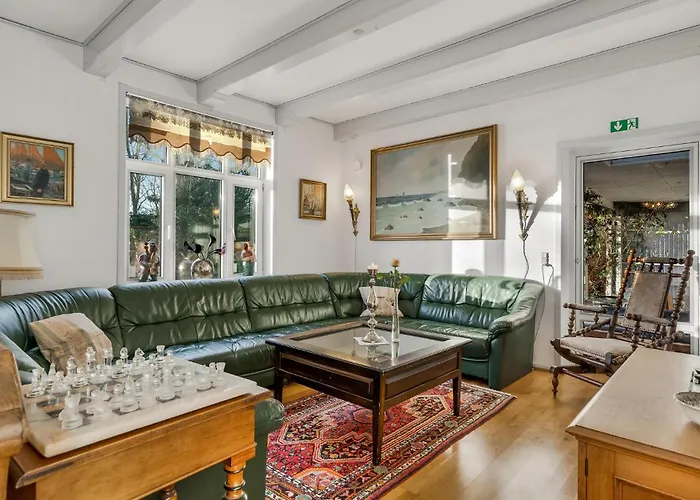 11 Bedroom Cozy In Σπίτι διακοπών Gørding